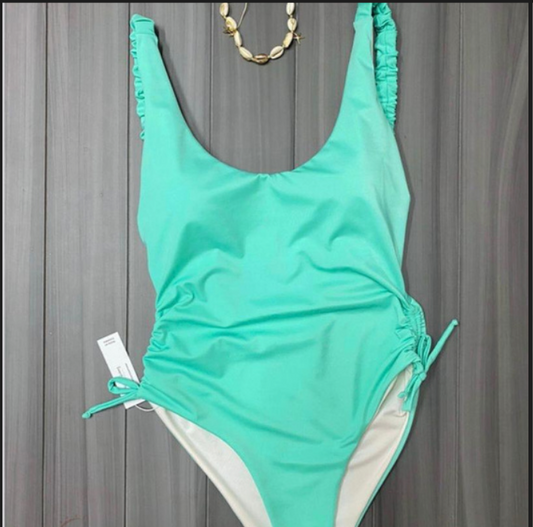 Bahía #41 – Elegancia Turquesa con Detalle Fruncido
